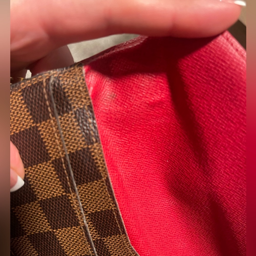 Authentic Louis Vuitton Sarah Wallet - Picture 3 of 8